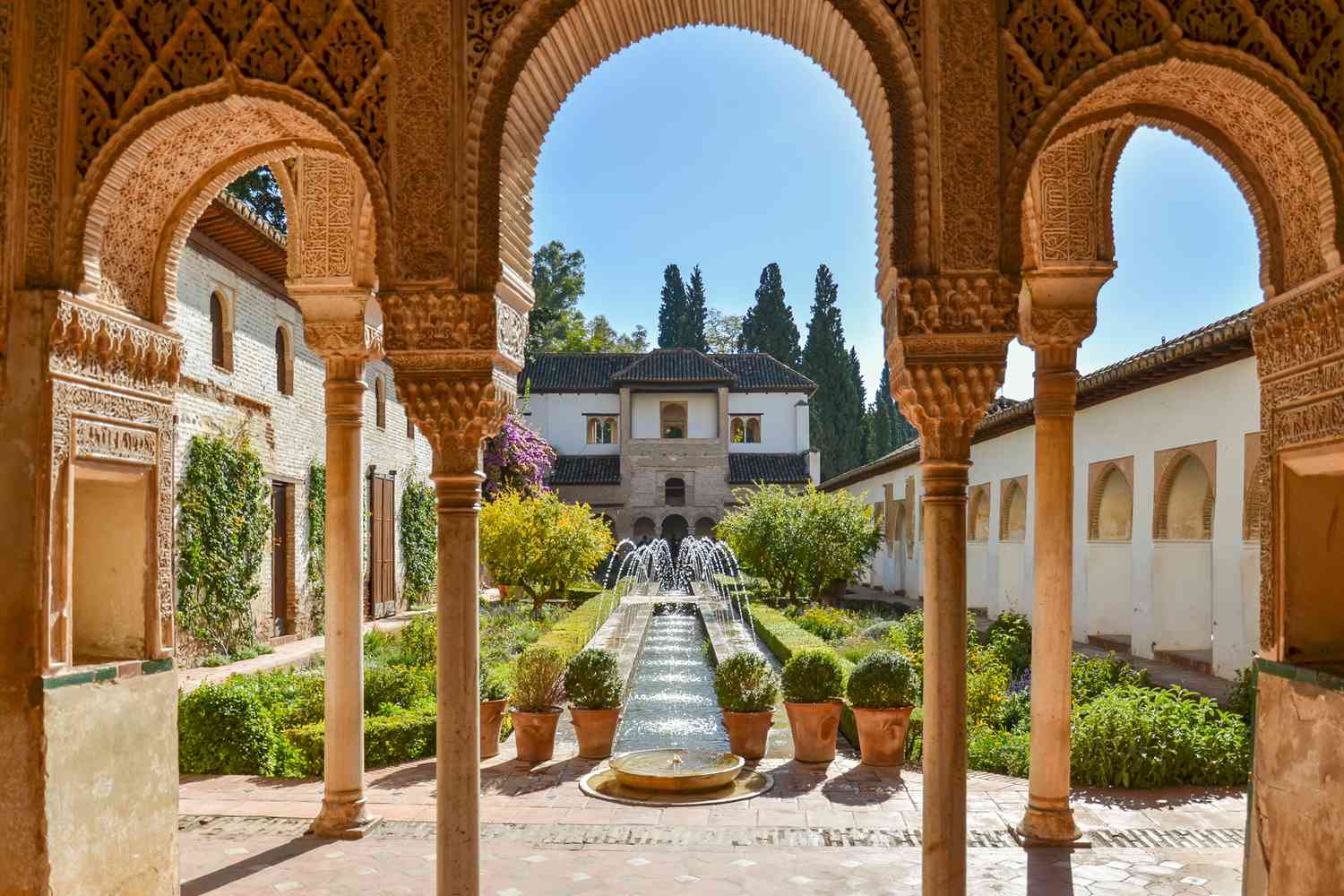 20 Famous Castles Every History Lover Must Visit