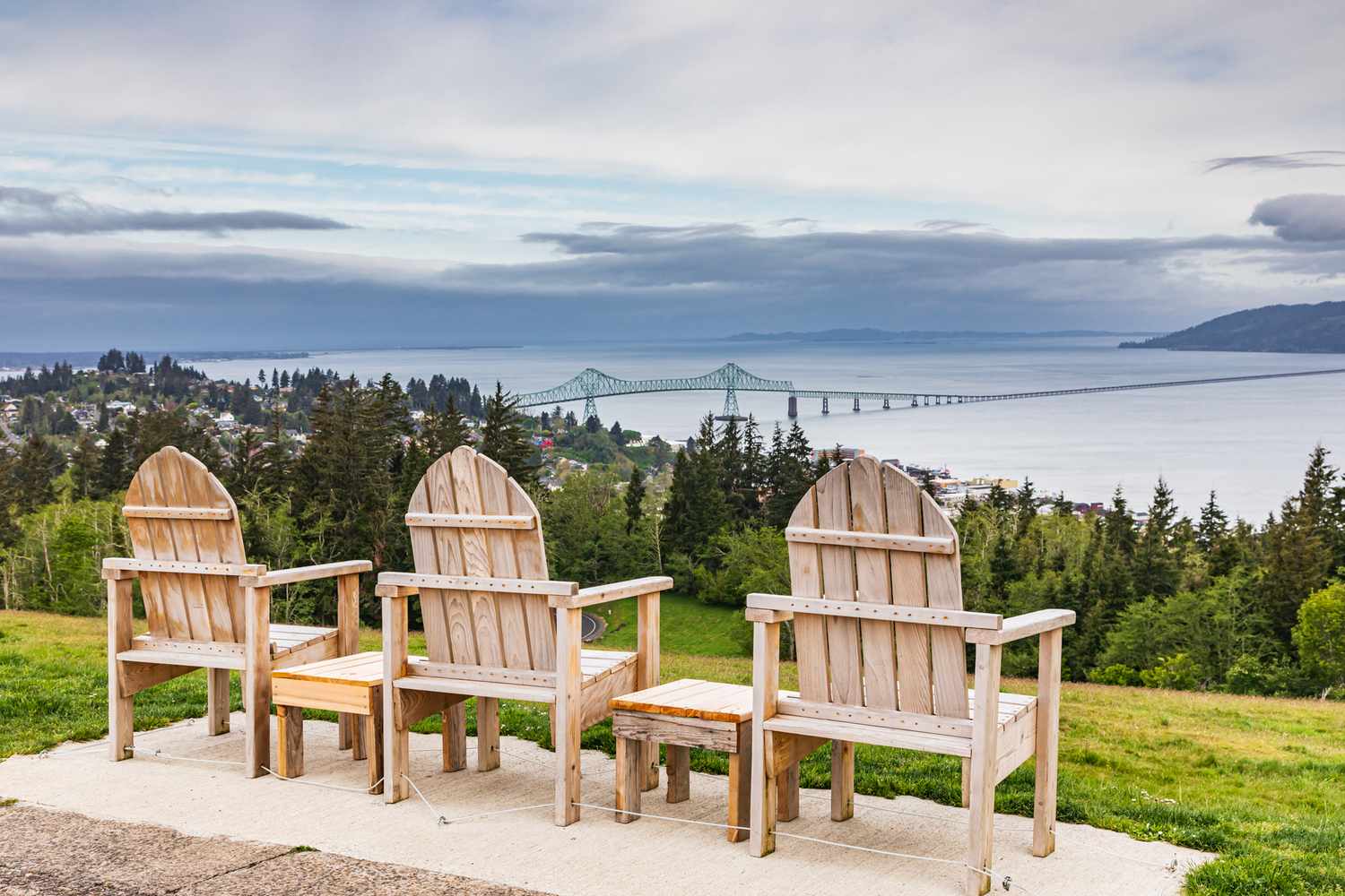 9 Best Coastal Retirement Towns in the US (2026)