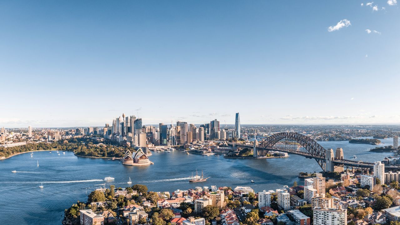 Sydney Etiquette: 10 Unwritten Rules to Blend In