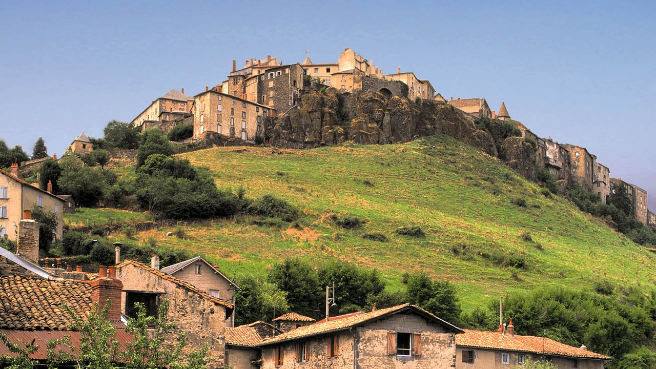 Guide to Auvergne Thermal Spas: France's Volcanic Wellness