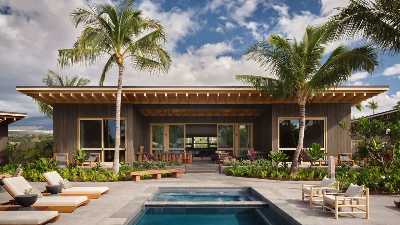 2024's Most Exclusive Luxury Hotels: NYC, Paris & Hawaii