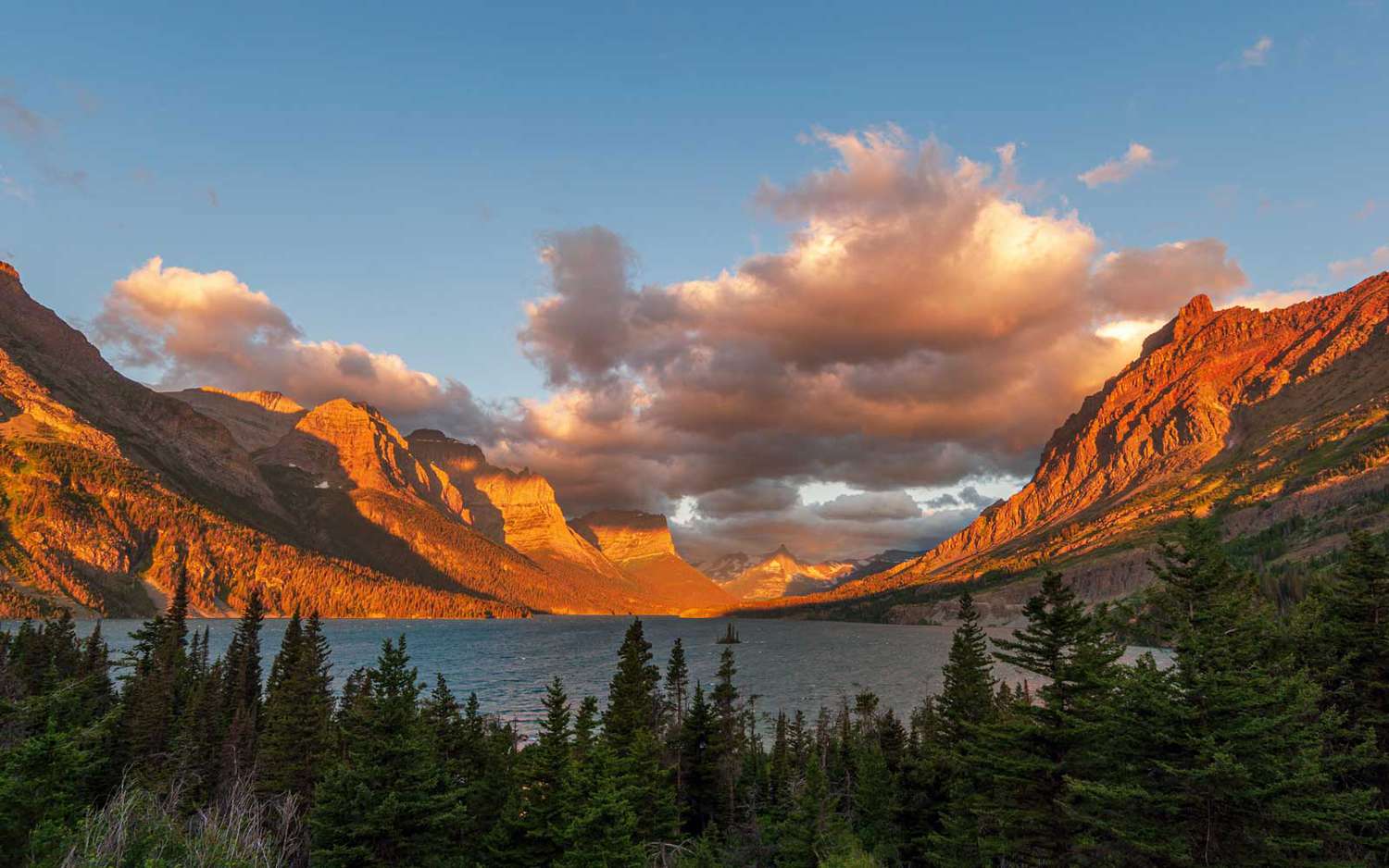 13 Best Glacier Campgrounds: 2026 Reservation Guide